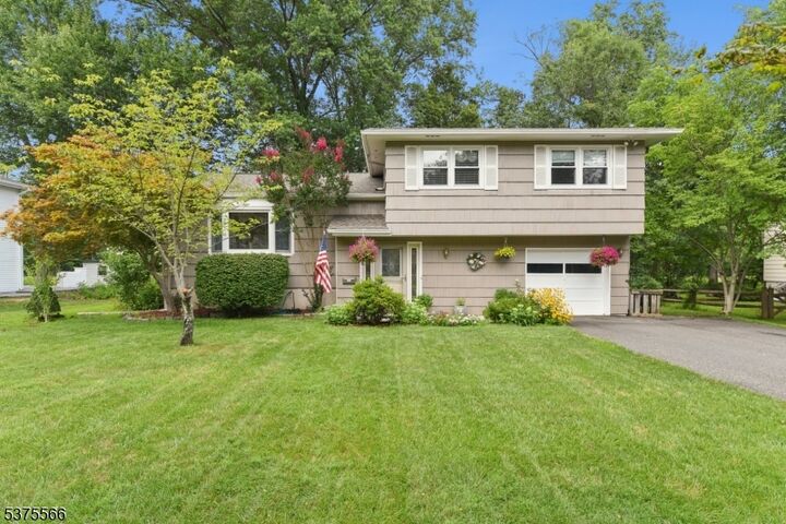 349 Charnwood Rd  New Providence Boro NJ 07974 photo
