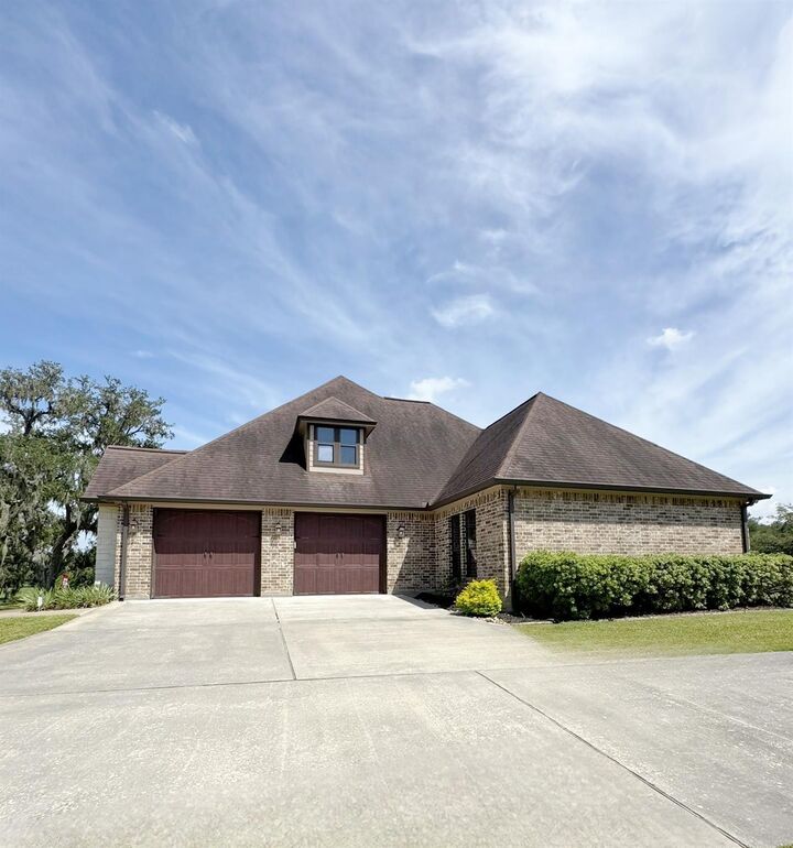 Property Photo:  1043 Winchester Trail  TX 77515 