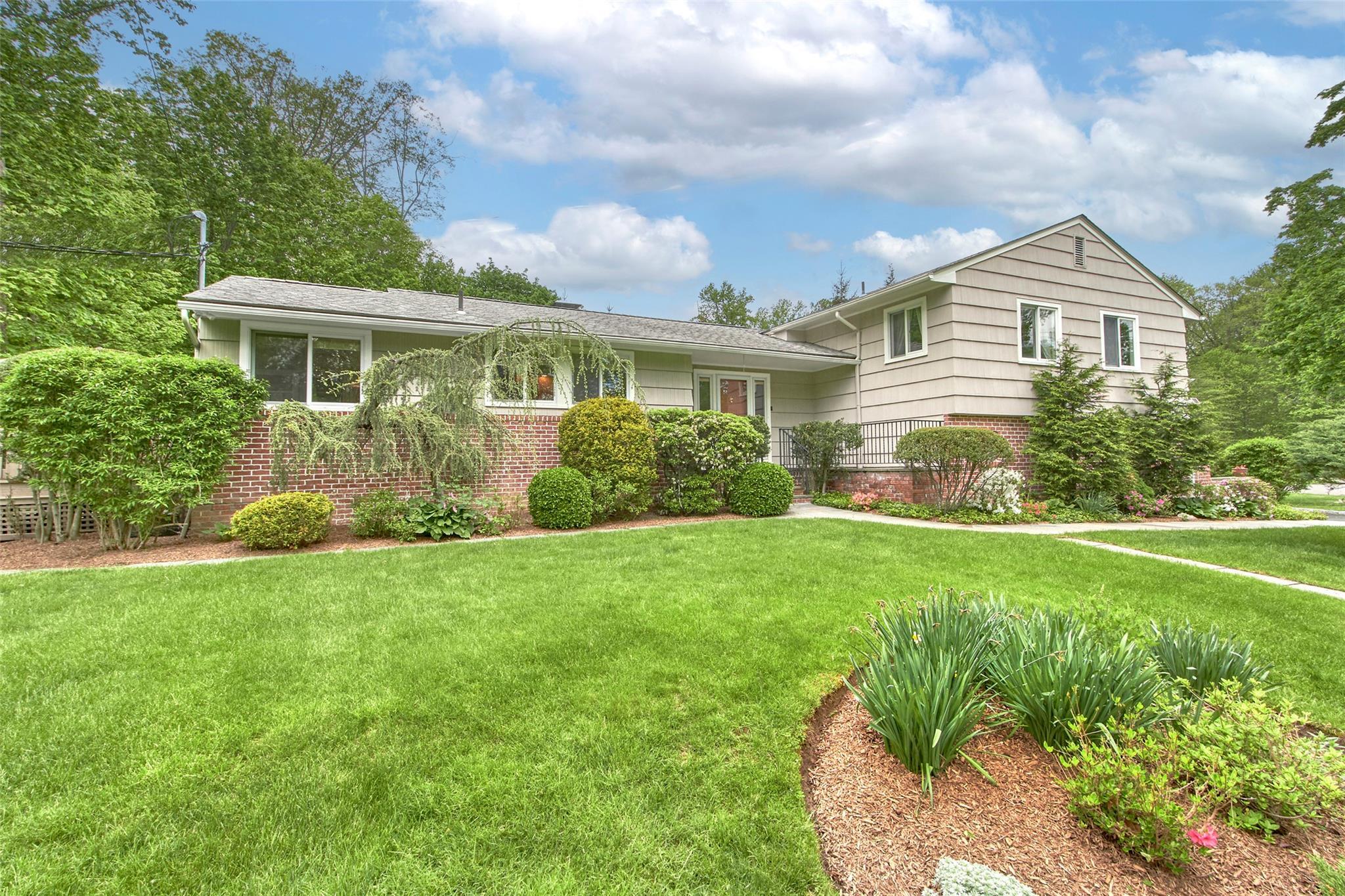 Property Photo:  102 Butternut Road  NY 10510 