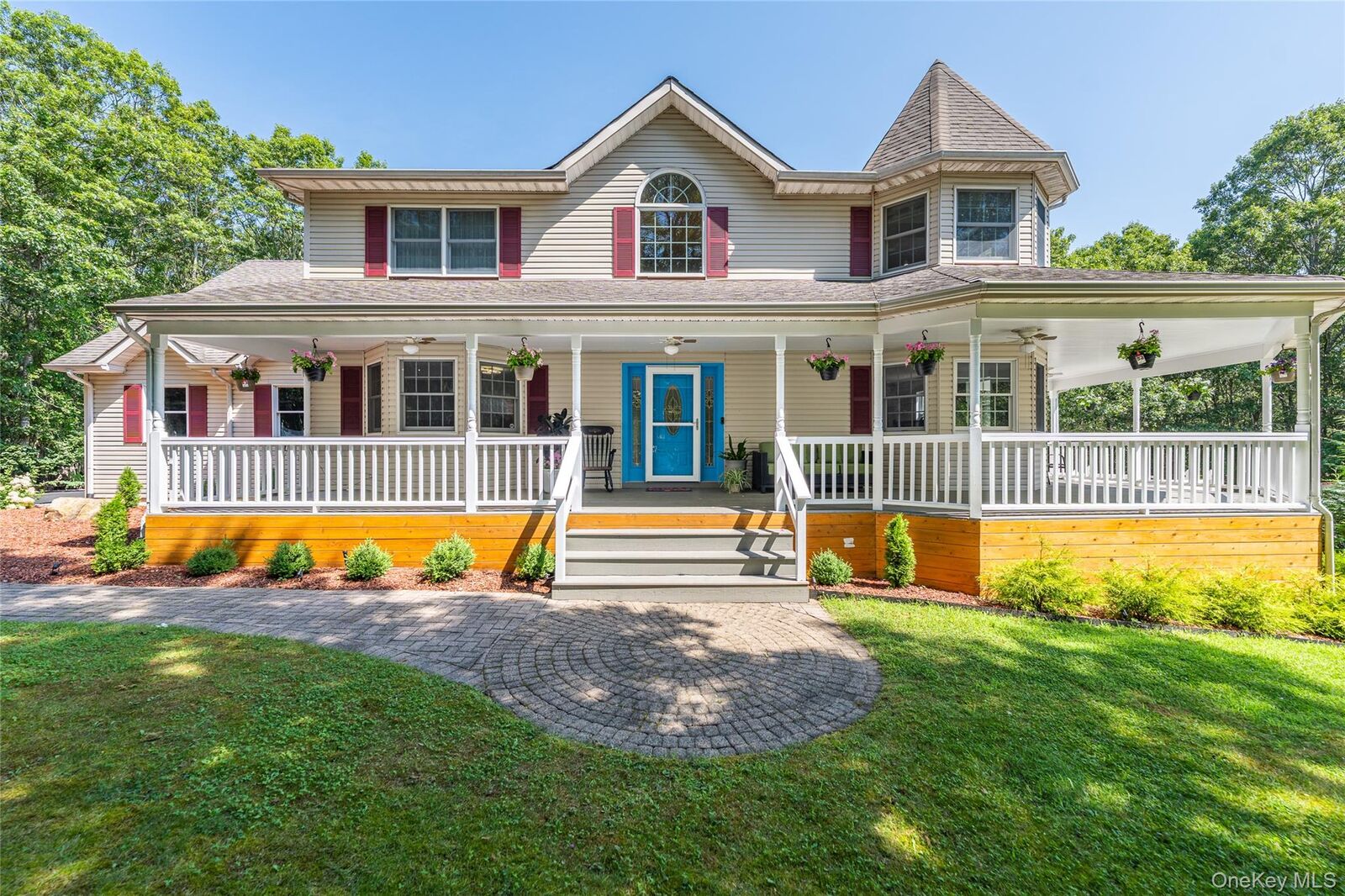 Property Photo:  15 Douglas Lane  NY 11949 