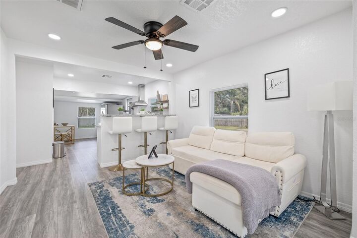 Property Photo: 1801 E Annie Street FL 33612