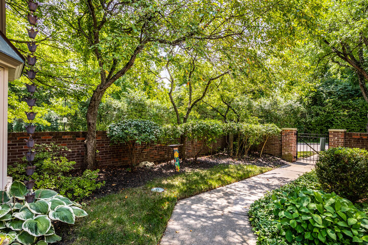 Property Photo: 8535 Olde Mill Circle W Drive IN 46260