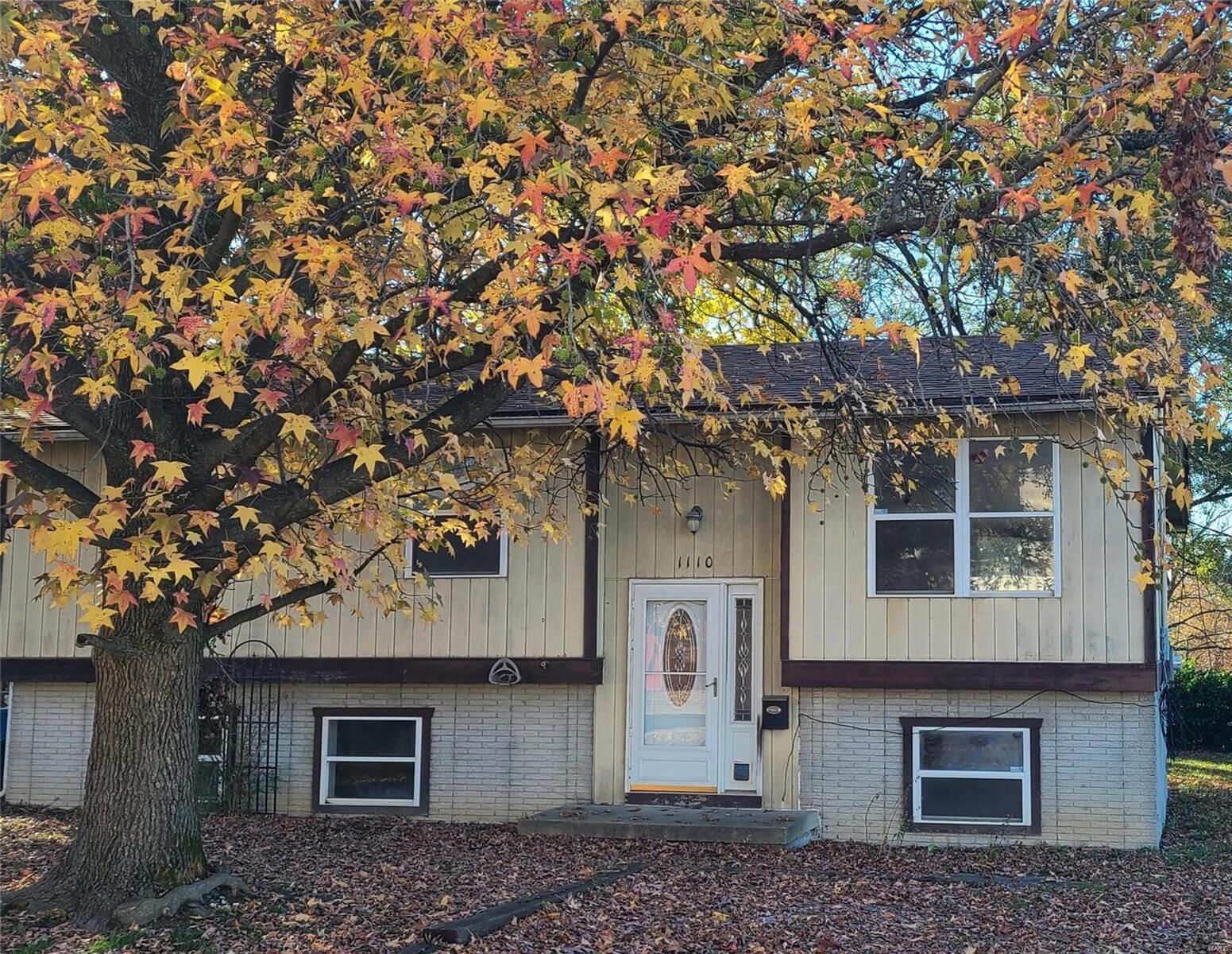 Property Photo: 1110 White Oak Street IL 62002