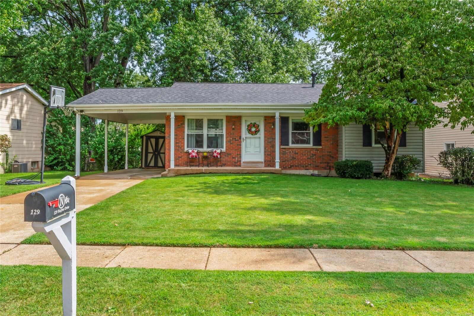 Property Photo:  129 Foxtree Drive  MO 63042 