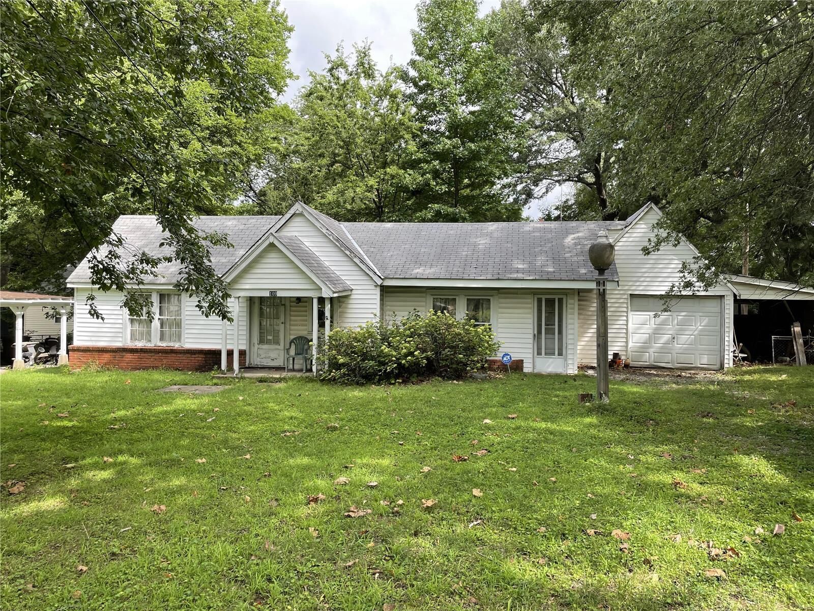 Property Photo:  109 Barto Drive  MO 63135 