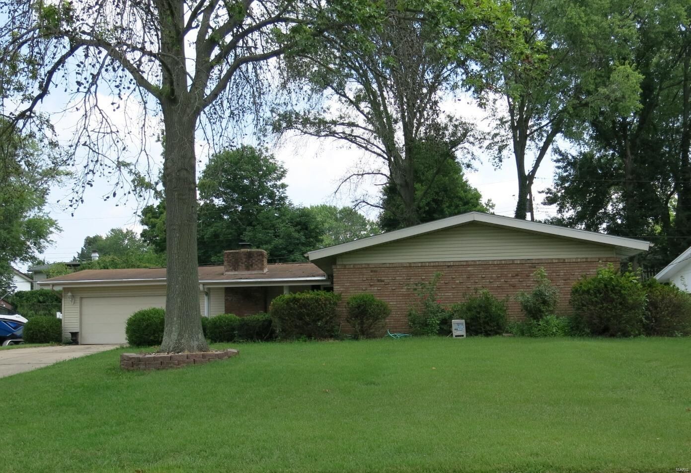 Property Photo: 1562 Eastham Drive MO 63146