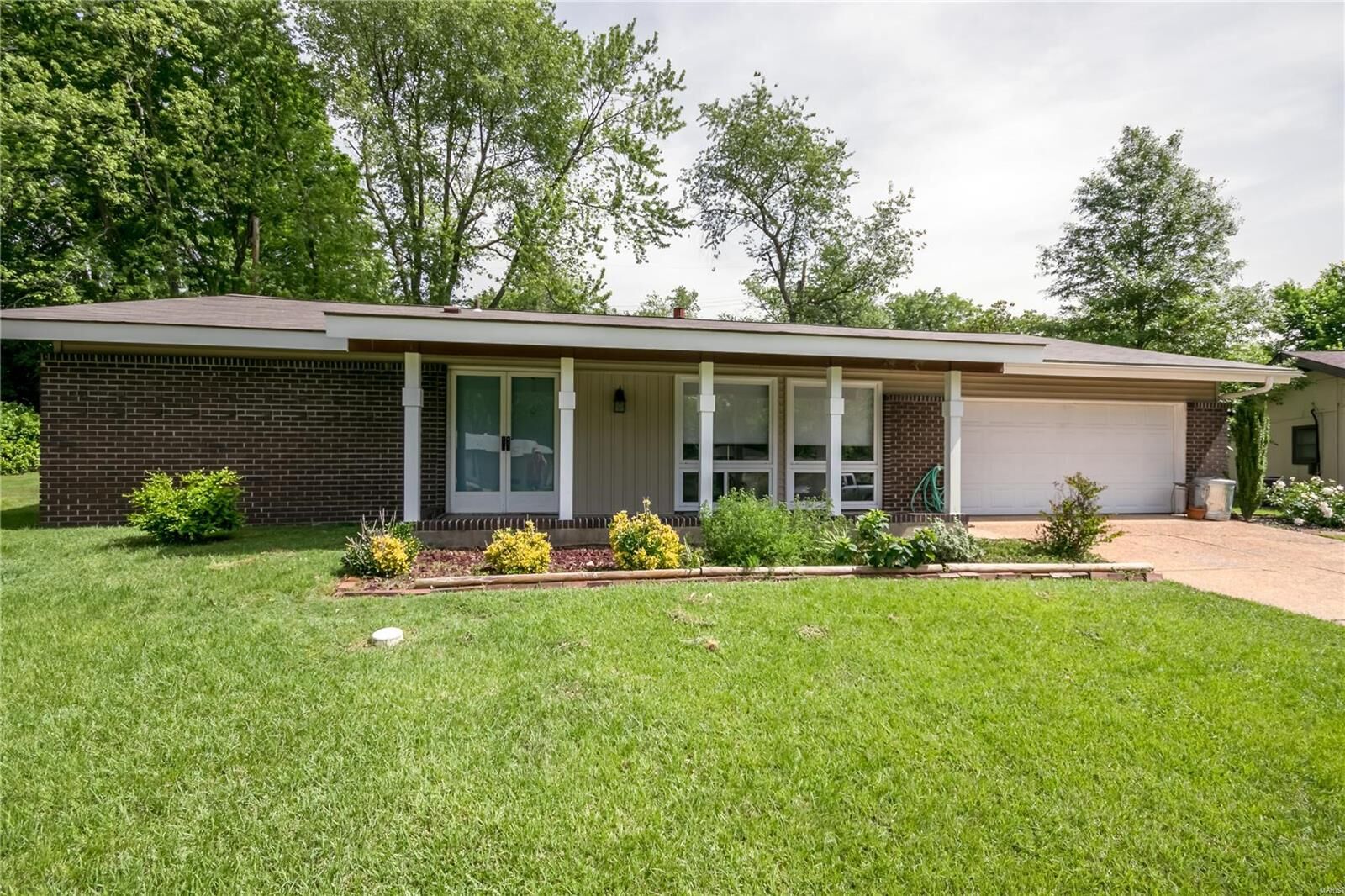 Property Photo: 1637 Rathford Court MO 63146