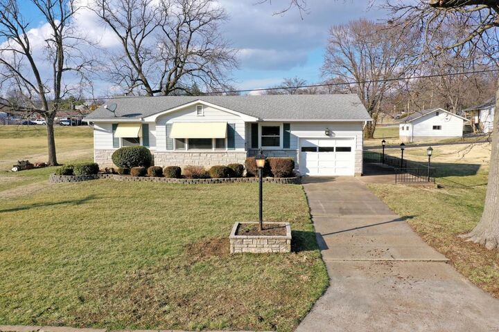 1011 Landwehr Lane  St Louis MO 63137 photo