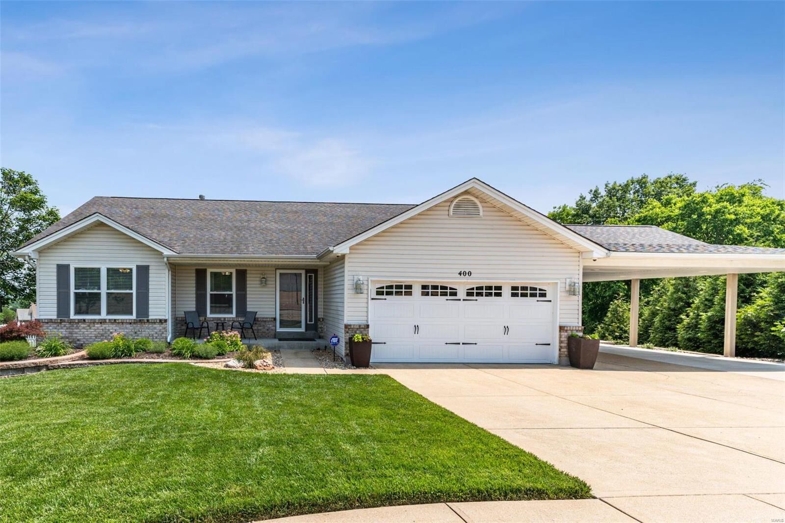Property Photo: 400 Lexington Court MO 63052