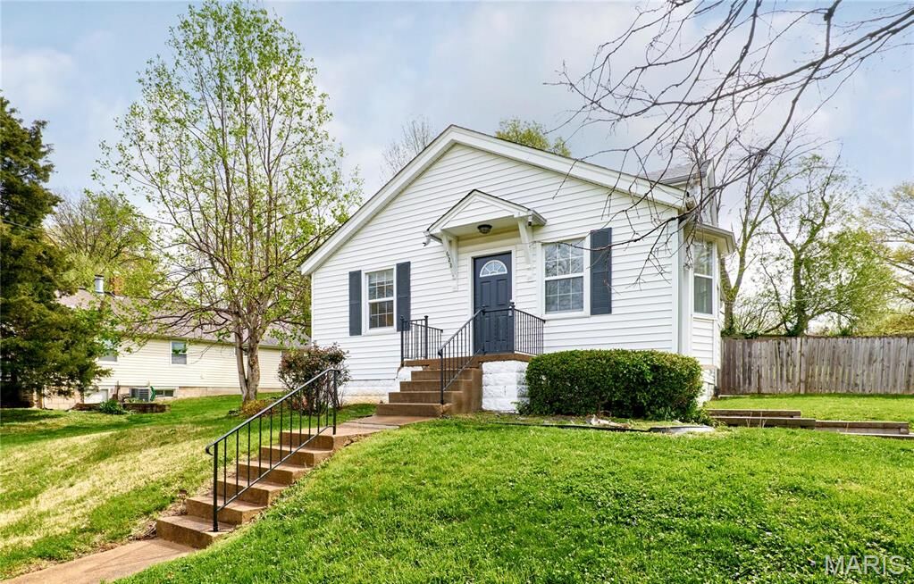 Property Photo: 622 Edna Avenue MO 63122