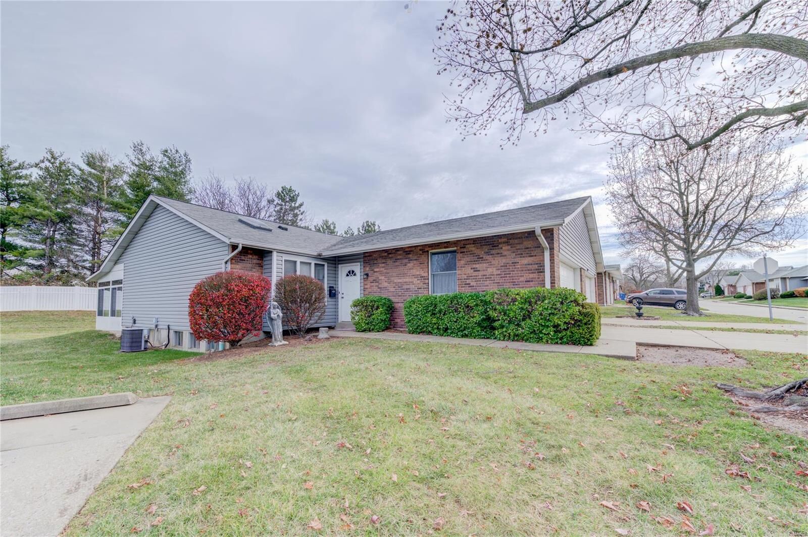 Property Photo: 1645 Rosewall Drive F MO 63303
