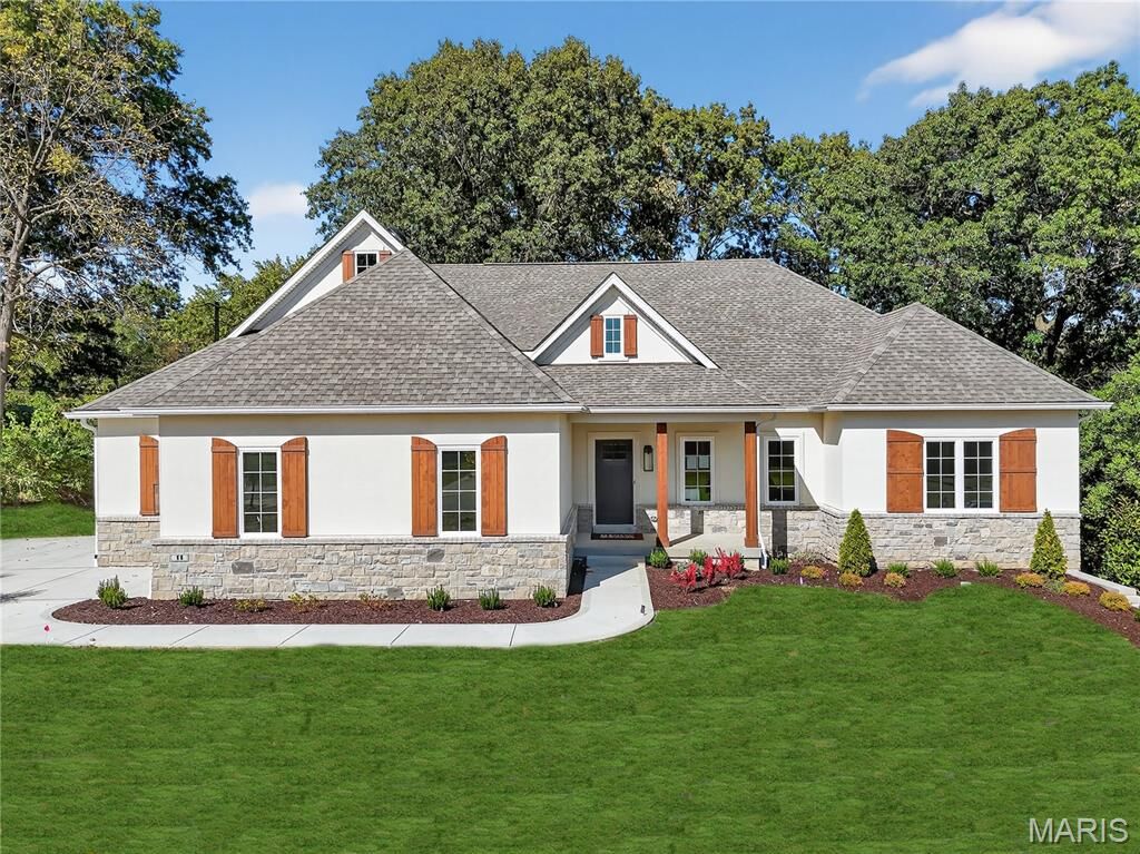 Property Photo: 11 N Tealbrook Drive MO 63141