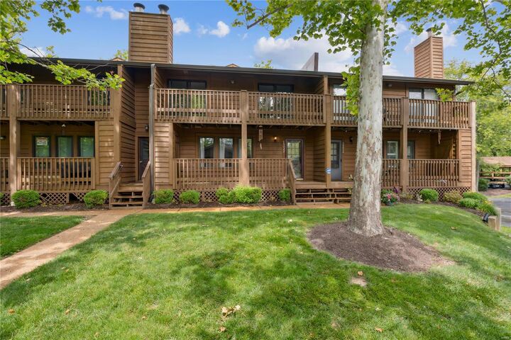 15022 Baxter Village Drive  Chesterfield MO 63017 photo