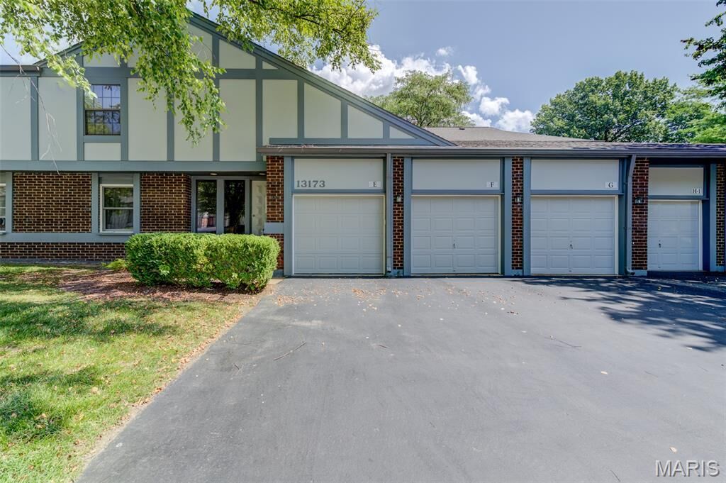 Property Photo: 13173 Royal Pines Drive 8 MO 63146