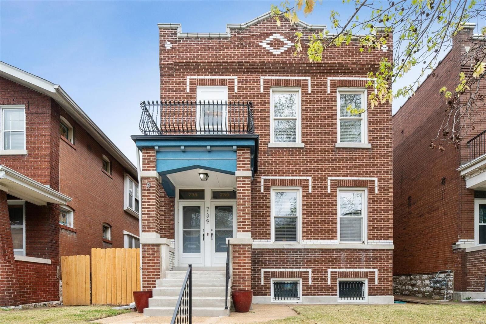 Property Photo: 739 Dover Place MO 63111