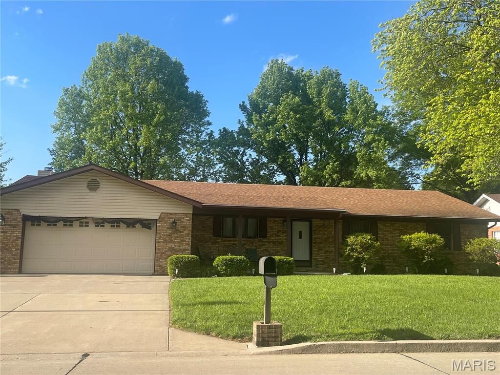 Property Photo: 4616 Old Caseyville Road IL 62223