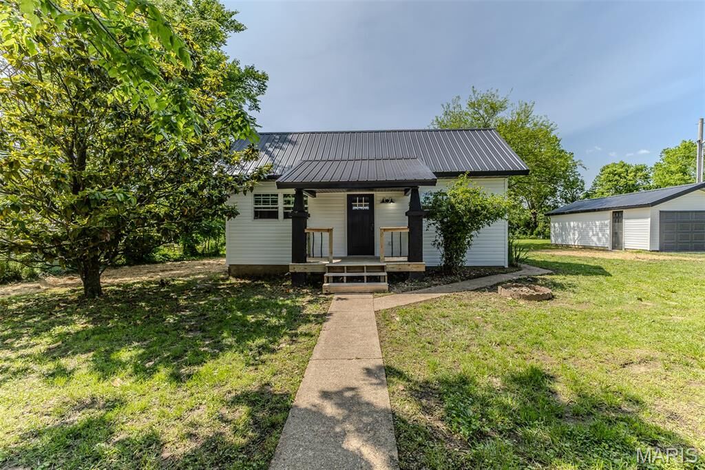 Property Photo:  711 Noe Drive  MO 65556 