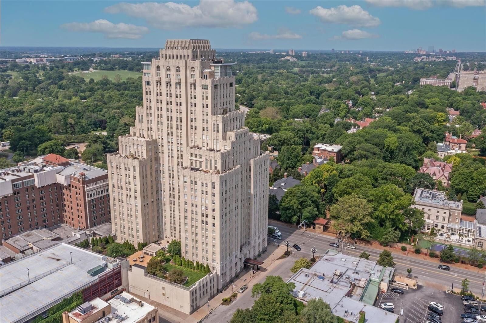 Property Photo: 232 N Kingshighway Boulevard 1410 MO 63108