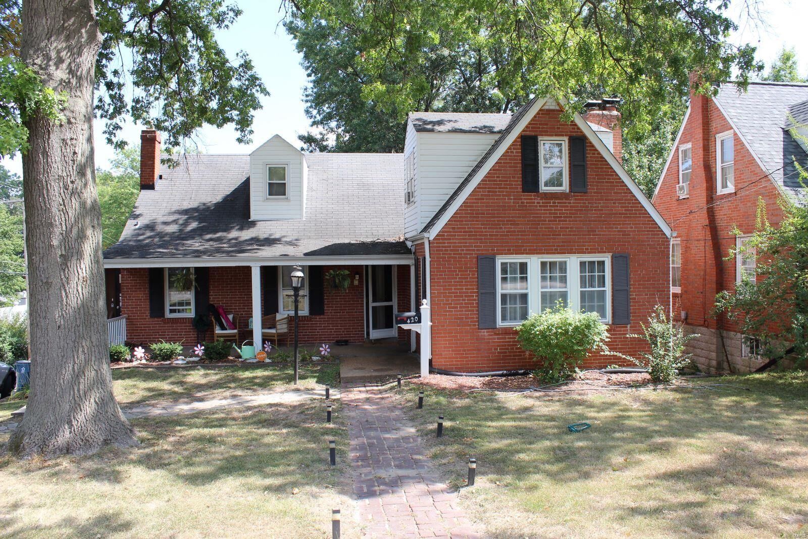 Property Photo:  420 N Elizabeth Avenue  MO 63135 