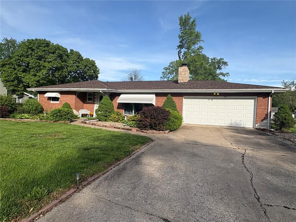 Property Photo:  1075 Wanda Drive  IL 62040 