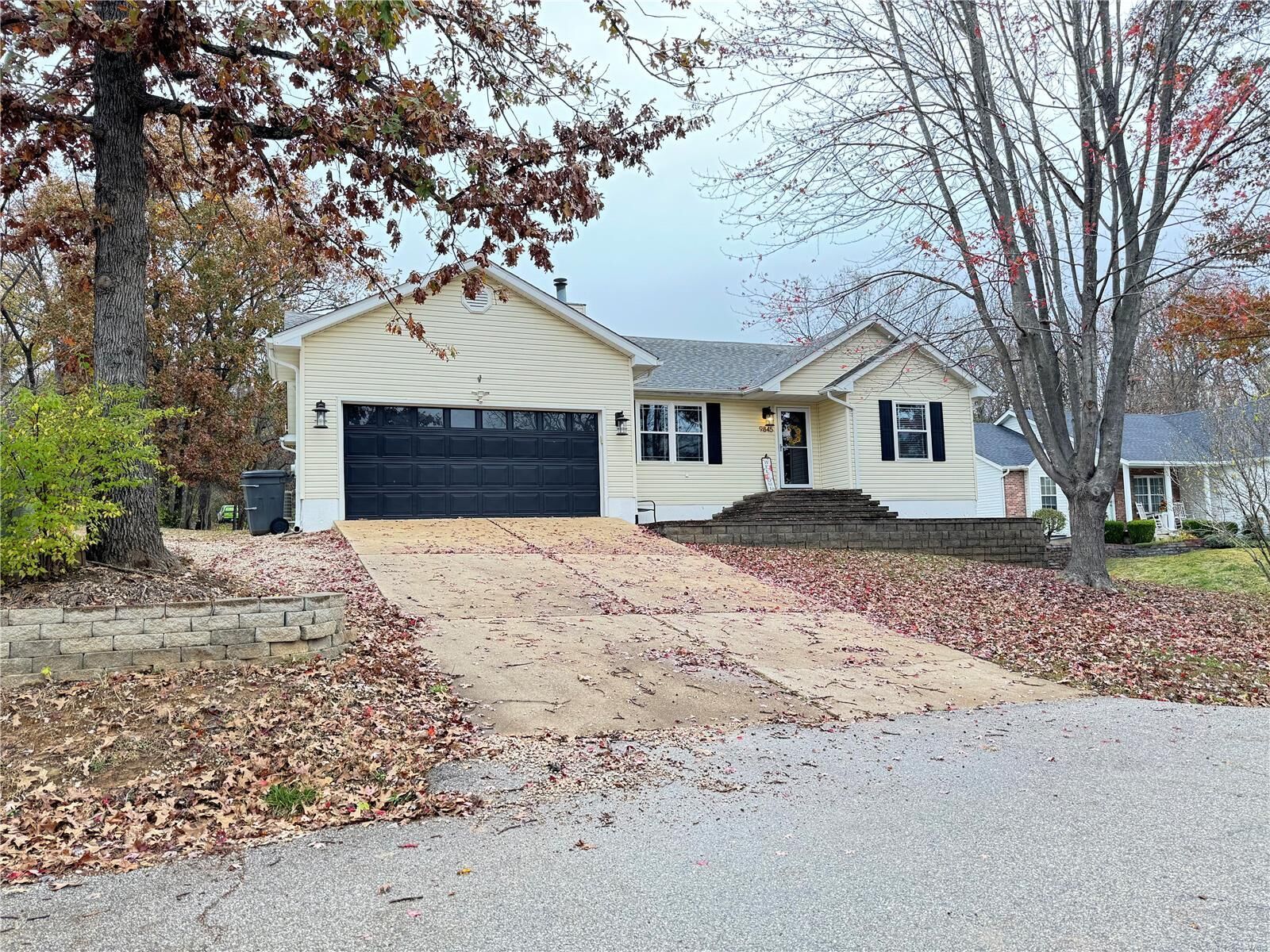 Property Photo: 9845 W Vista MO 63050