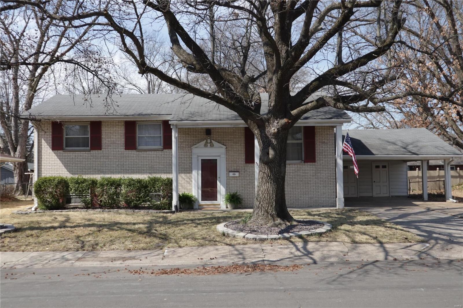 Property Photo: 3255 Edgewood Avenue IL 62040