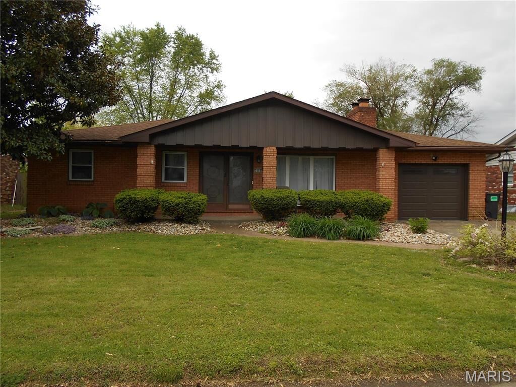 Property Photo: 2408 Morrison Road IL 62040