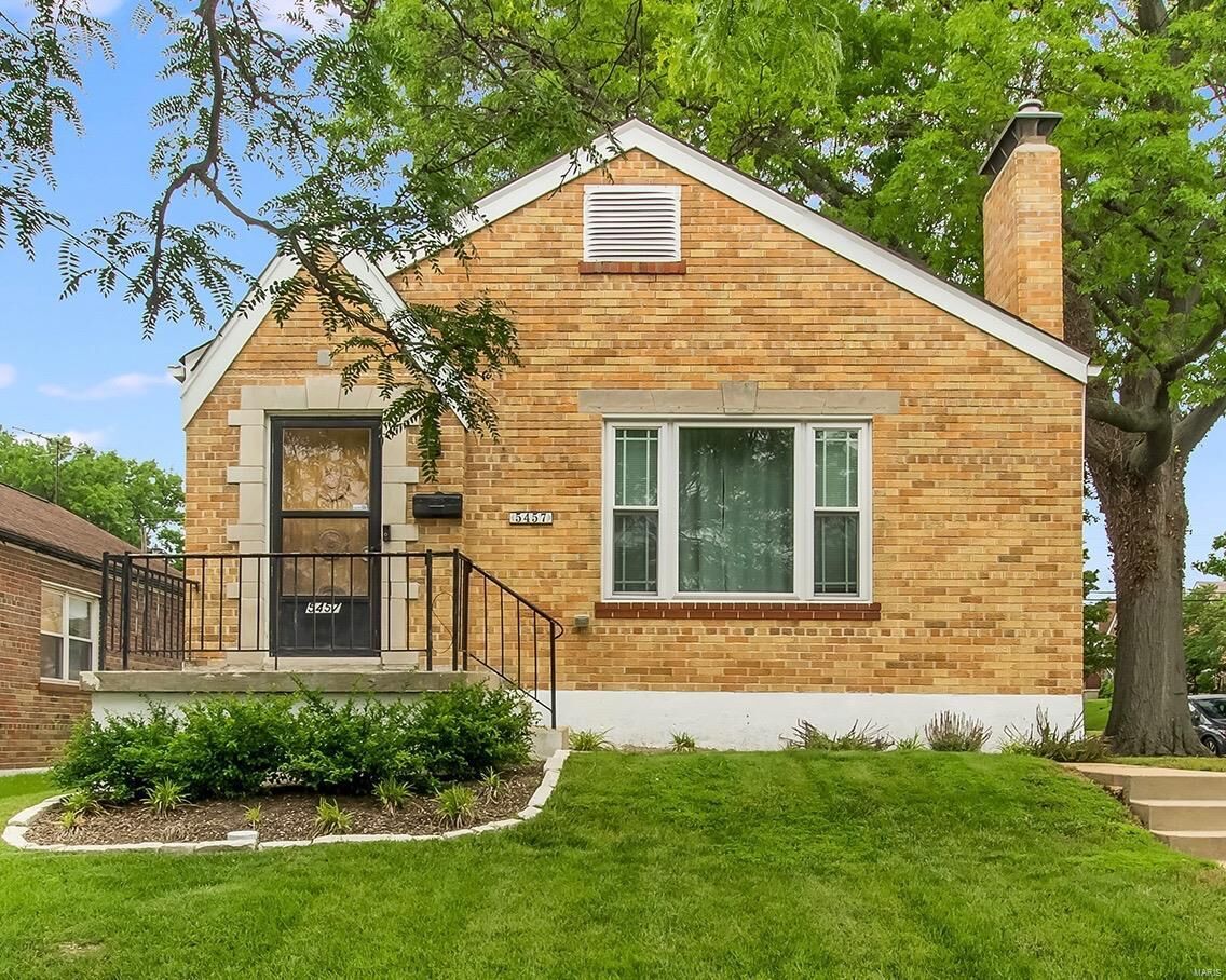 Property Photo:  5457 Pernod Avenue  MO 63139 