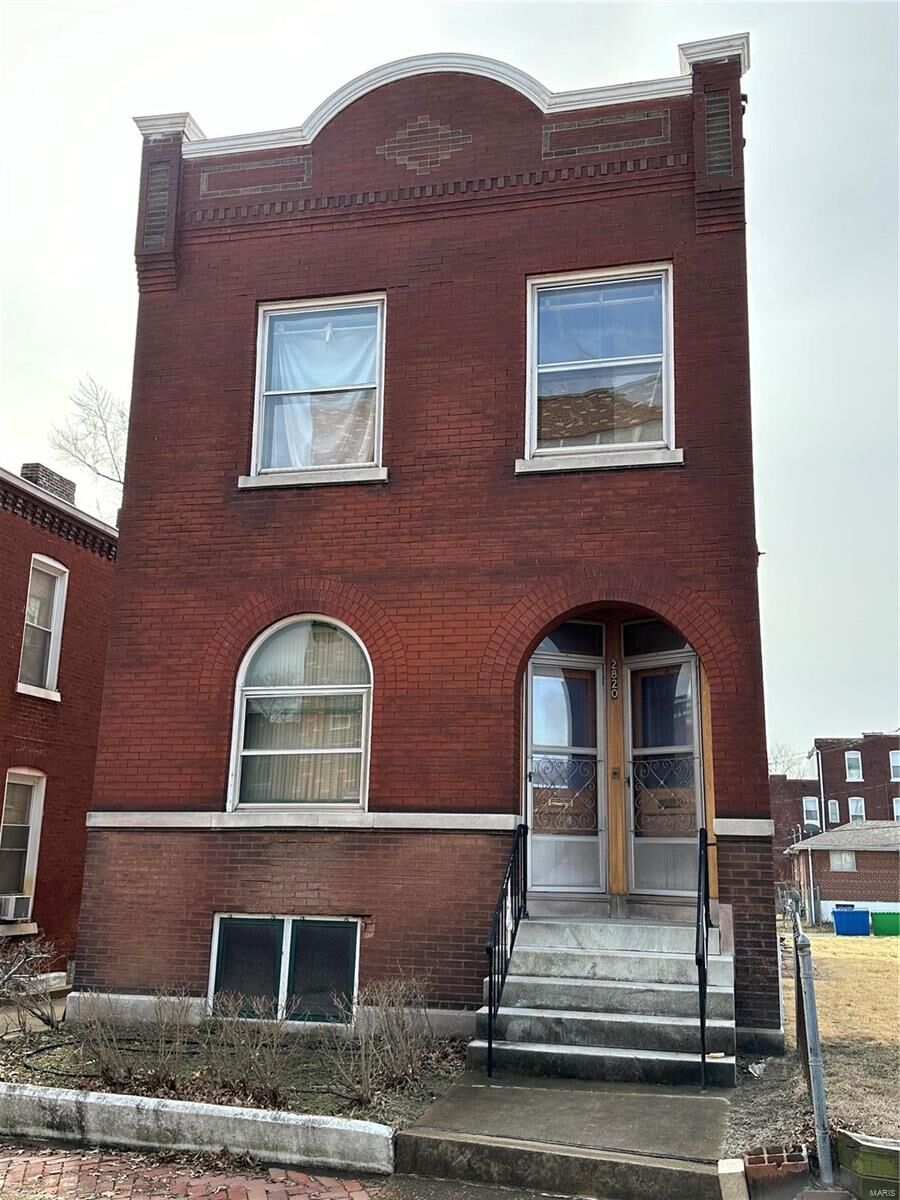 Property Photo: 2820 Arsenal Street MO 63118