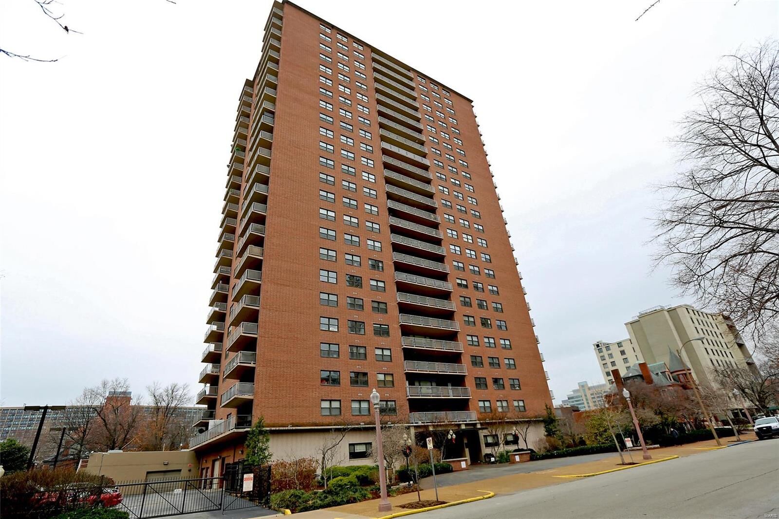 Property Photo: 4466 W Pine 19A MO 63108