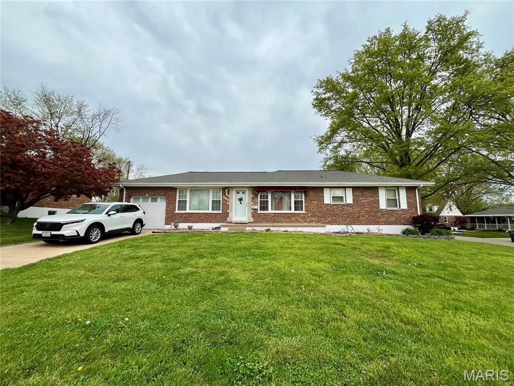 Property Photo: 8911 Blackpool Drive MO 63123