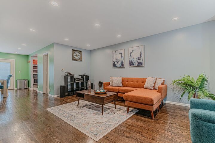 Property Photo: 3342 W Le Moyne Street IL 60651
