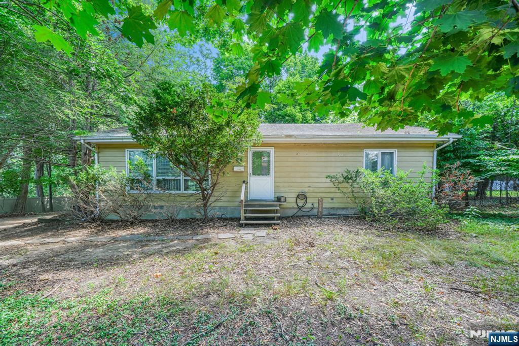65 Knickerbocker Road  Closter NJ 07624 photo