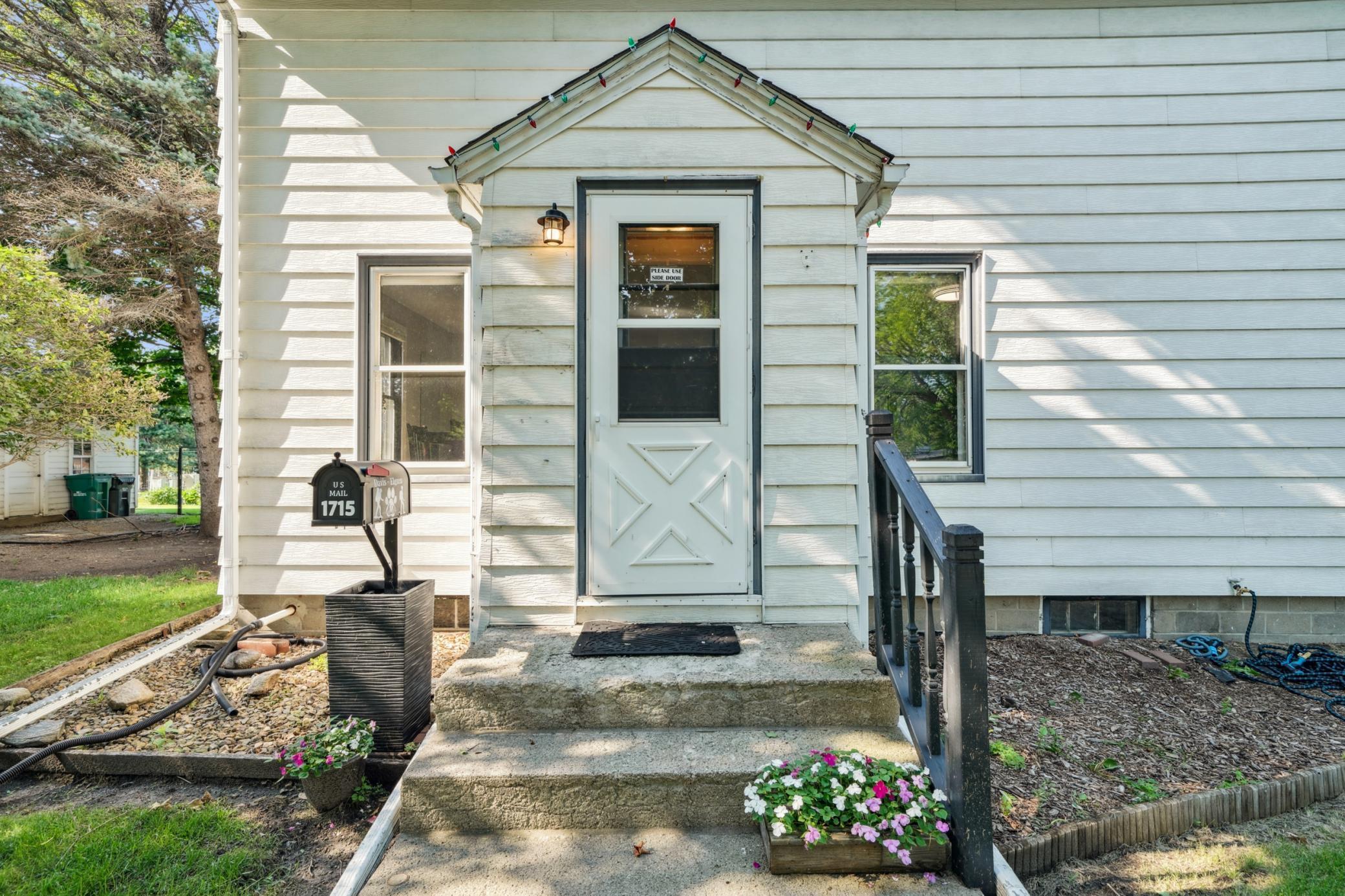 Property Photo:  1715 10th Street E  MN 55336 