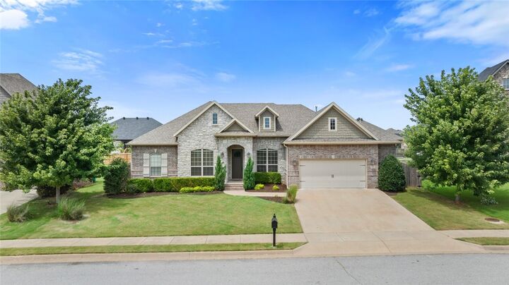 Property Photo: 1630 W Lexington Place AR 72719