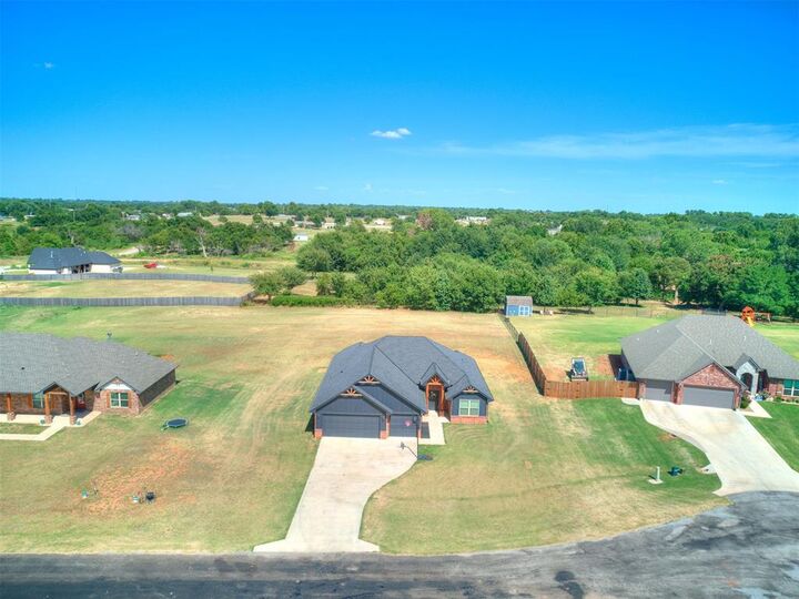 Property Photo: 921 Red Rock Road OK 73010