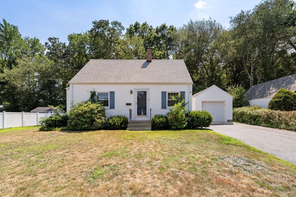Property Photo: 15 Indian Hill Rd MA 02476