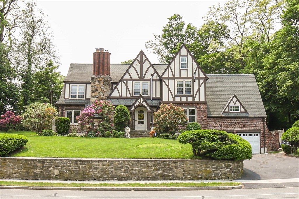 Property Photo: 493 Salisbury Street MA 01609
