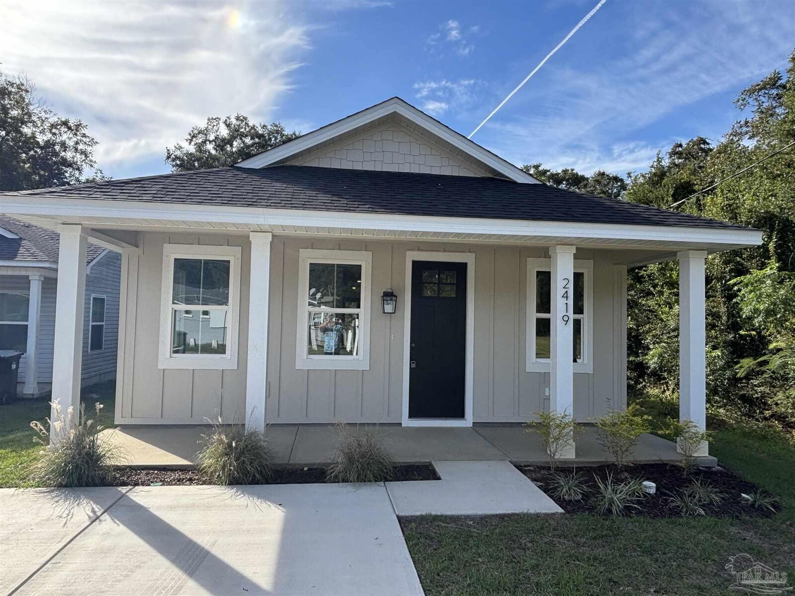 Property Photo: 2419 N L St FL 32501