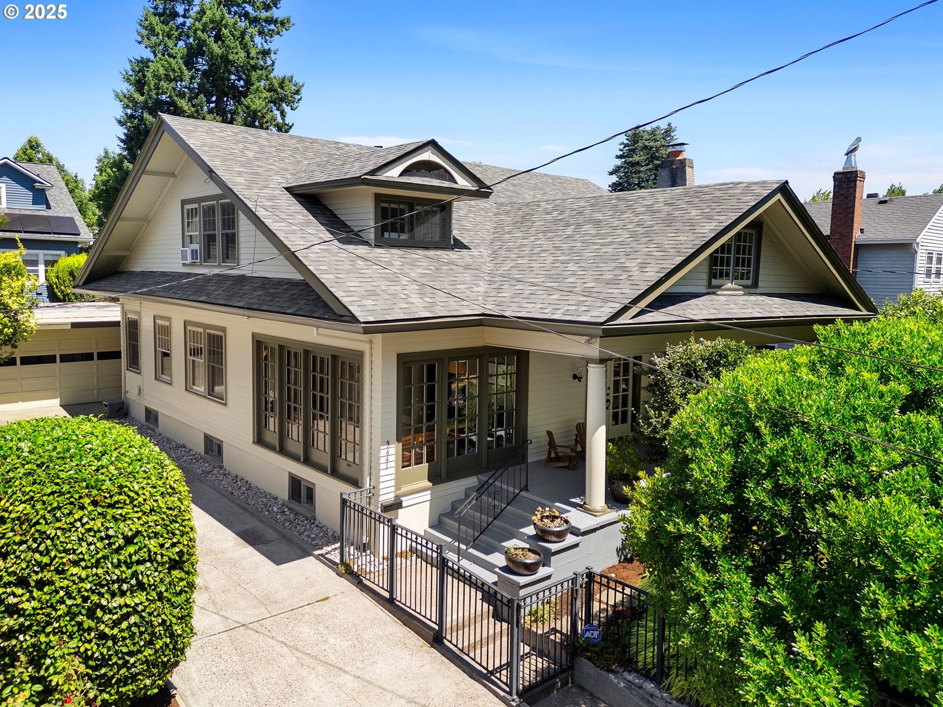 Property Photo: 3441 E Burnside St OR 97214
