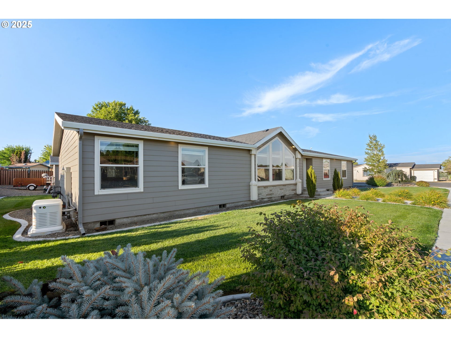 Property Photo:  308 NE Davaly Ln  OR 97818 