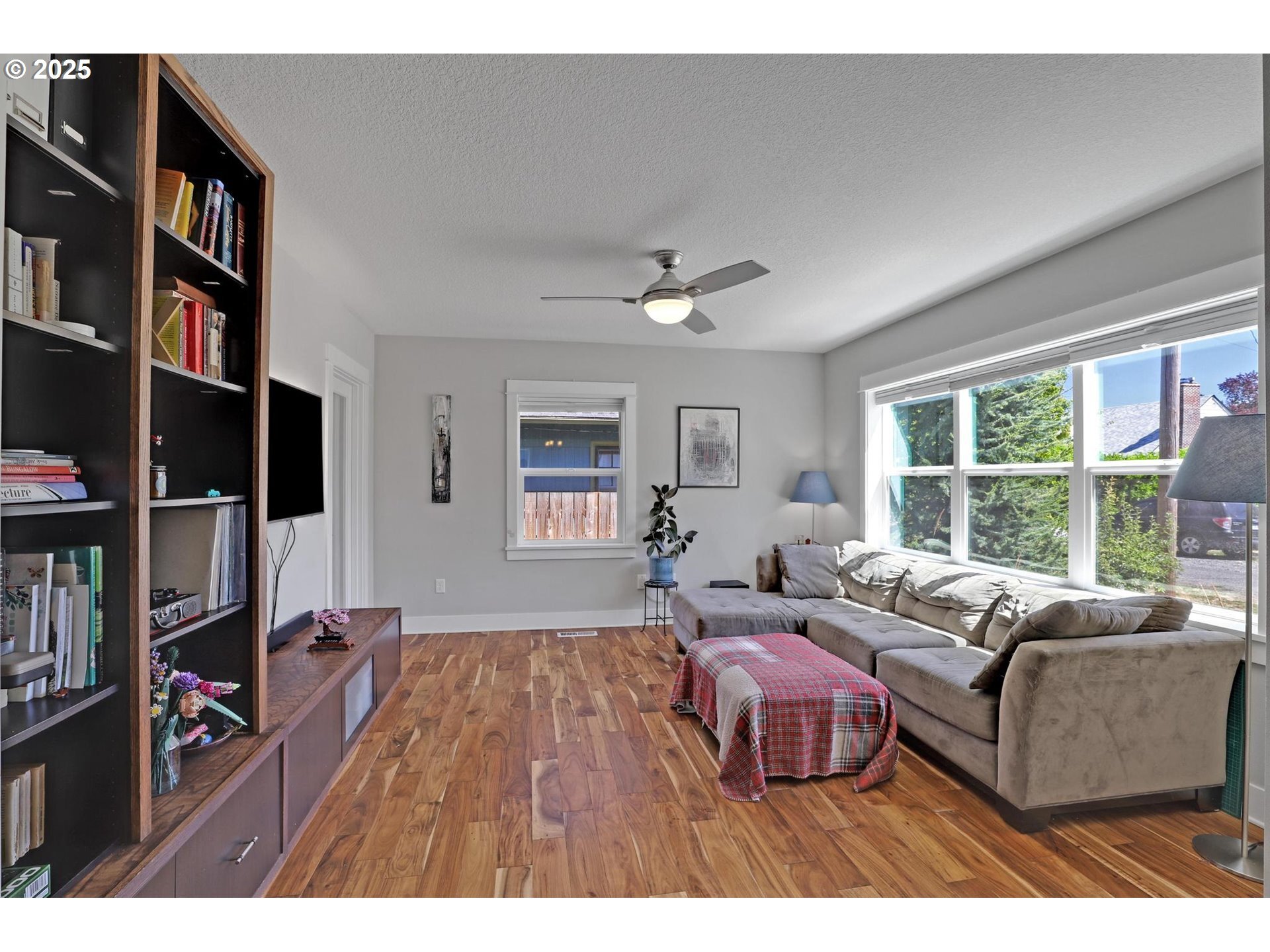 Property Photo: 4621 SE 51st Ave OR 97206