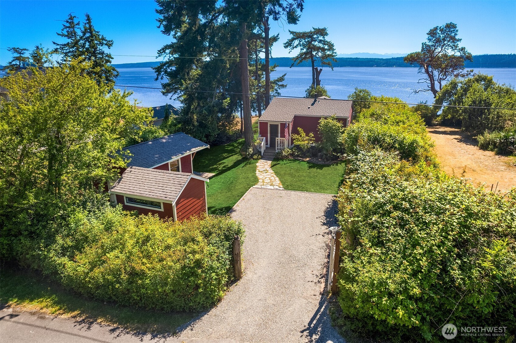 Property Photo: 982 Sailview Lane WA 98282