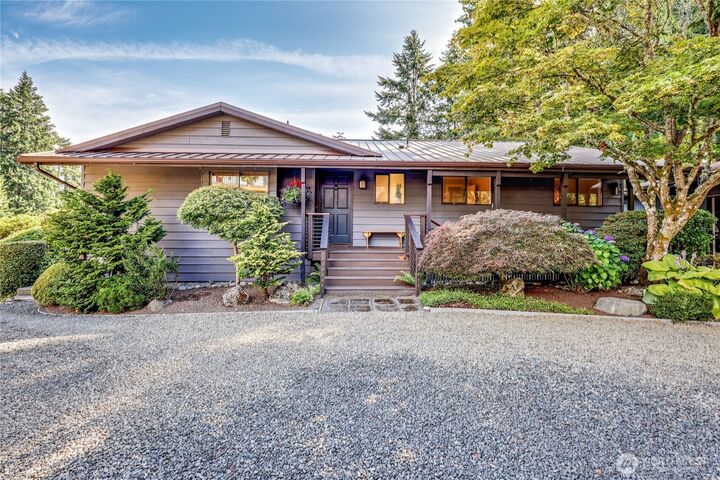 Property Photo: 10413 NE Brackenwood Lane WA 98110