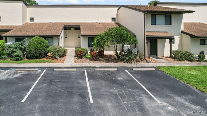Property Photo: 1637 SE Paradise Circle 504 FL 34429