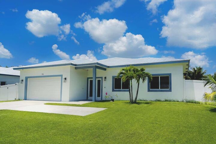 115 SW Oakridge Drive  Port Saint Lucie FL 34984 photo
