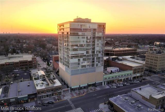 Property Photo: 432 S Washington Avenue 1701 MI 48067