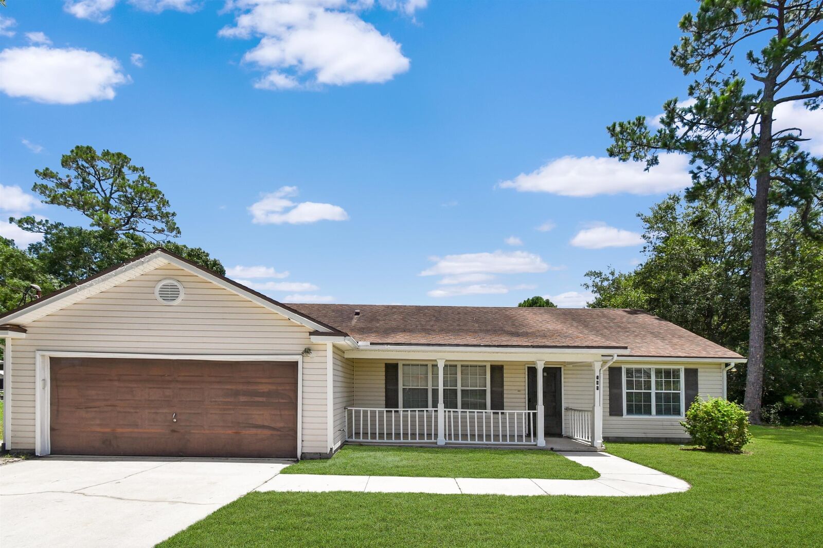 Property Photo: 186 Collier St FL 32084