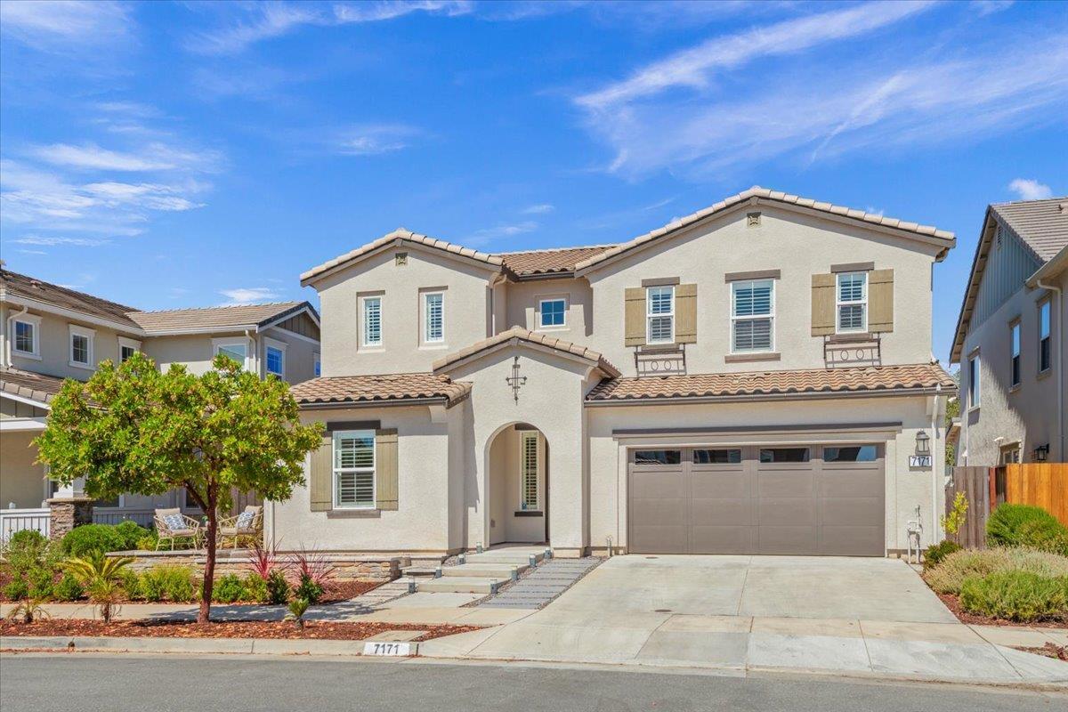 Property Photo:  7171 Spumante Court  CA 95020 
