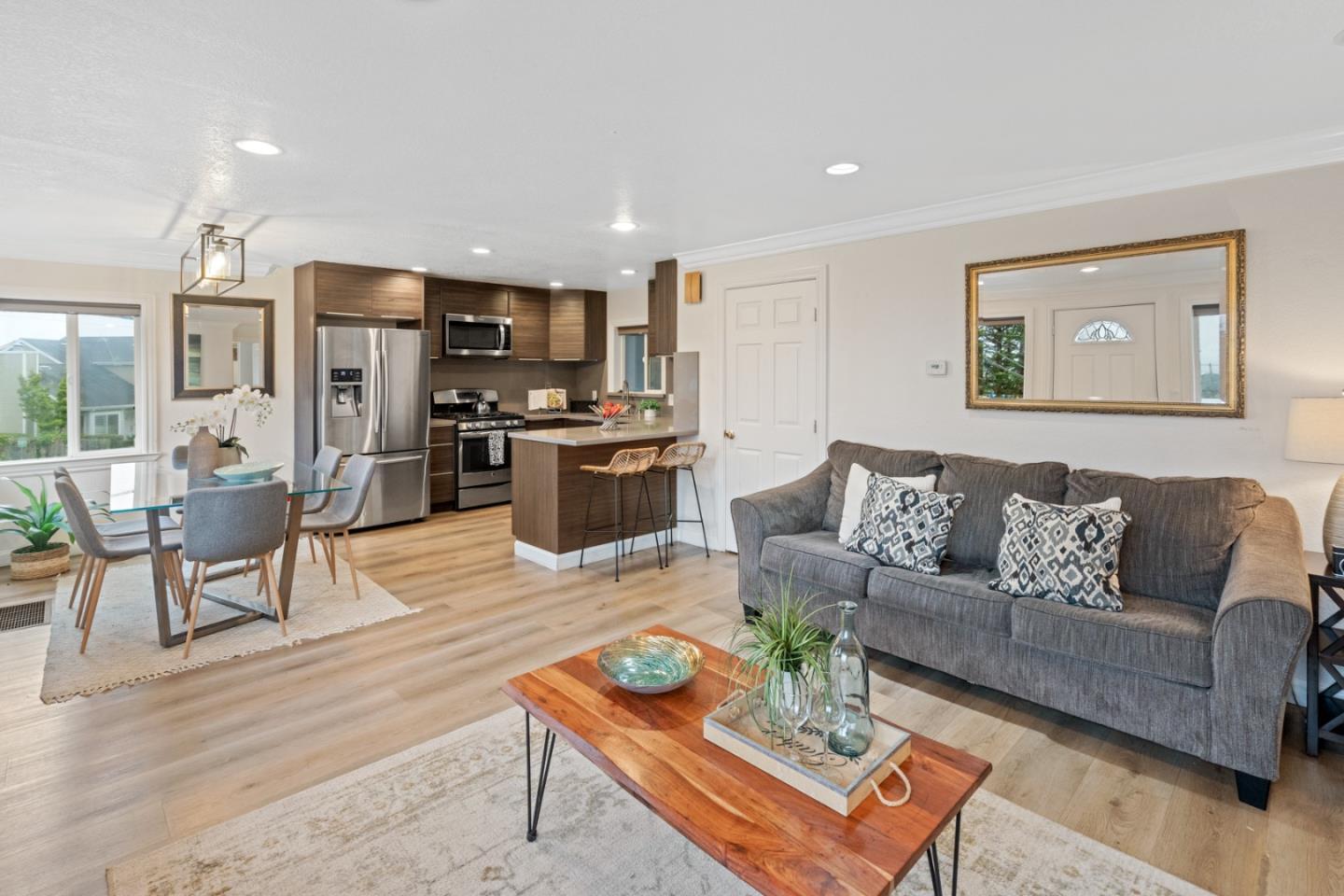 Property Photo: 301 Channing Way CA 94044